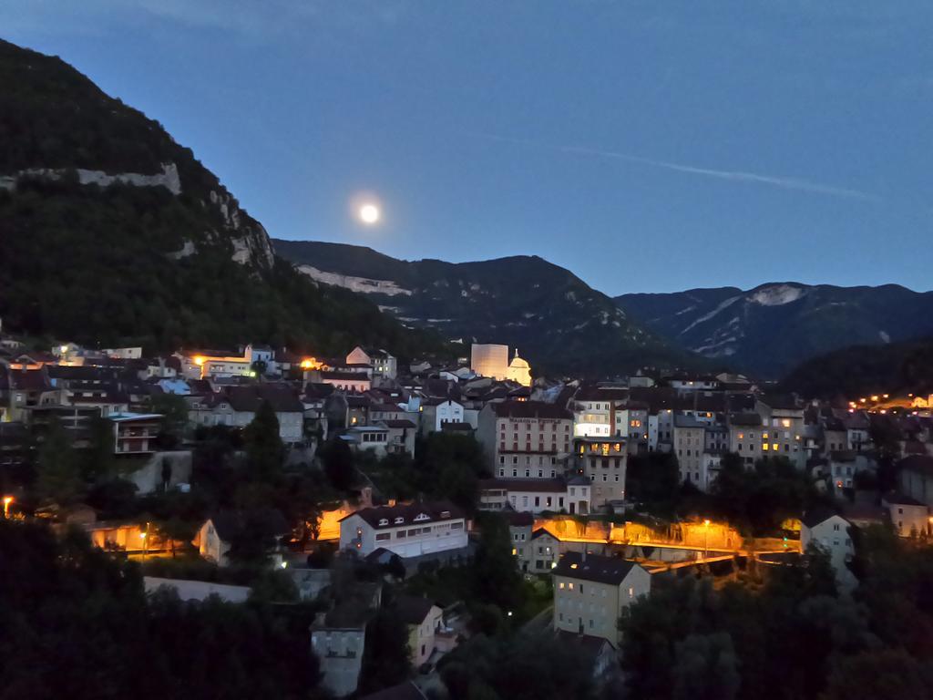 Jura Hotel Restaurant Le Panoramic Сен-Клод Екстериор снимка