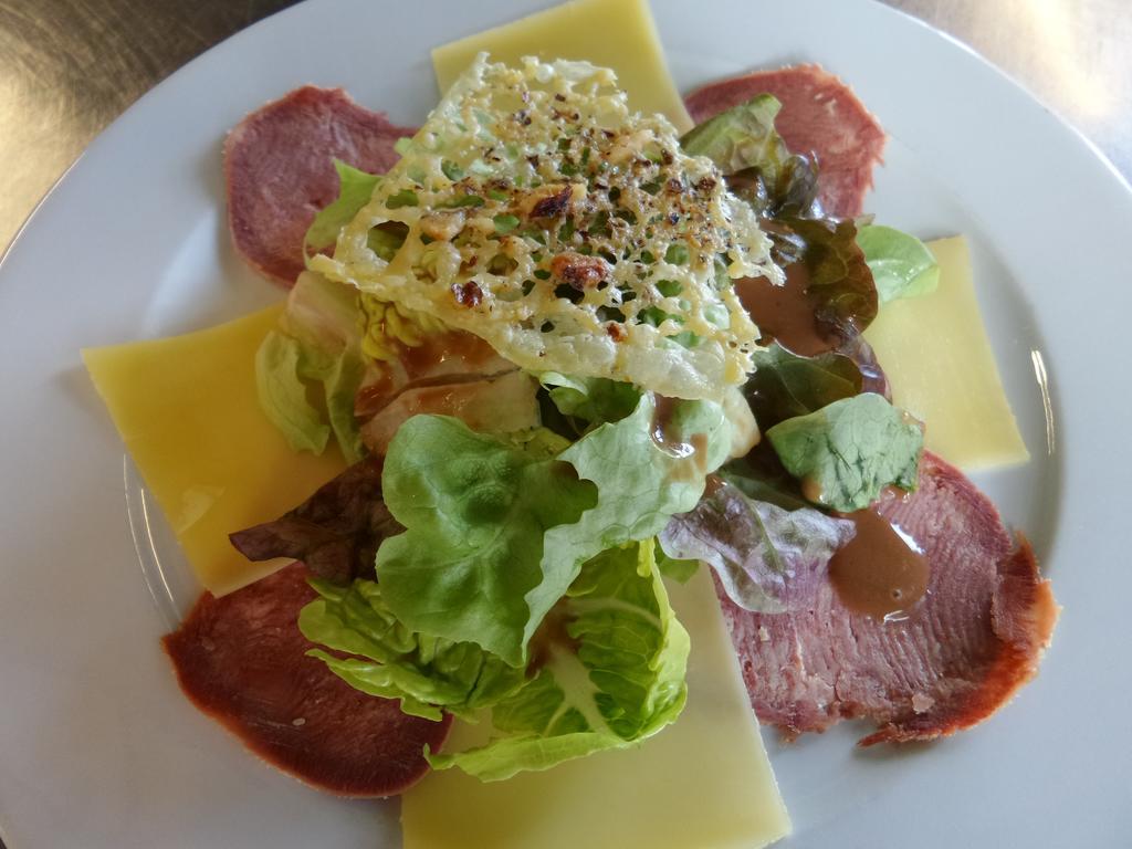 Jura Hotel Restaurant Le Panoramic Сен-Клод Екстериор снимка