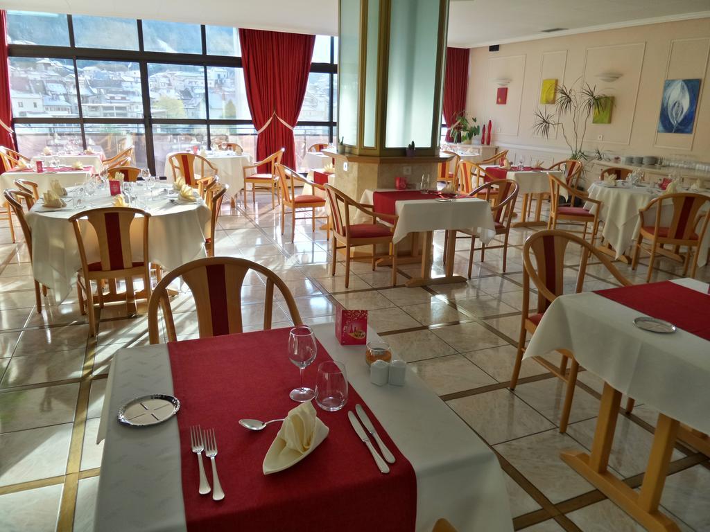 Jura Hotel Restaurant Le Panoramic Сен-Клод Екстериор снимка