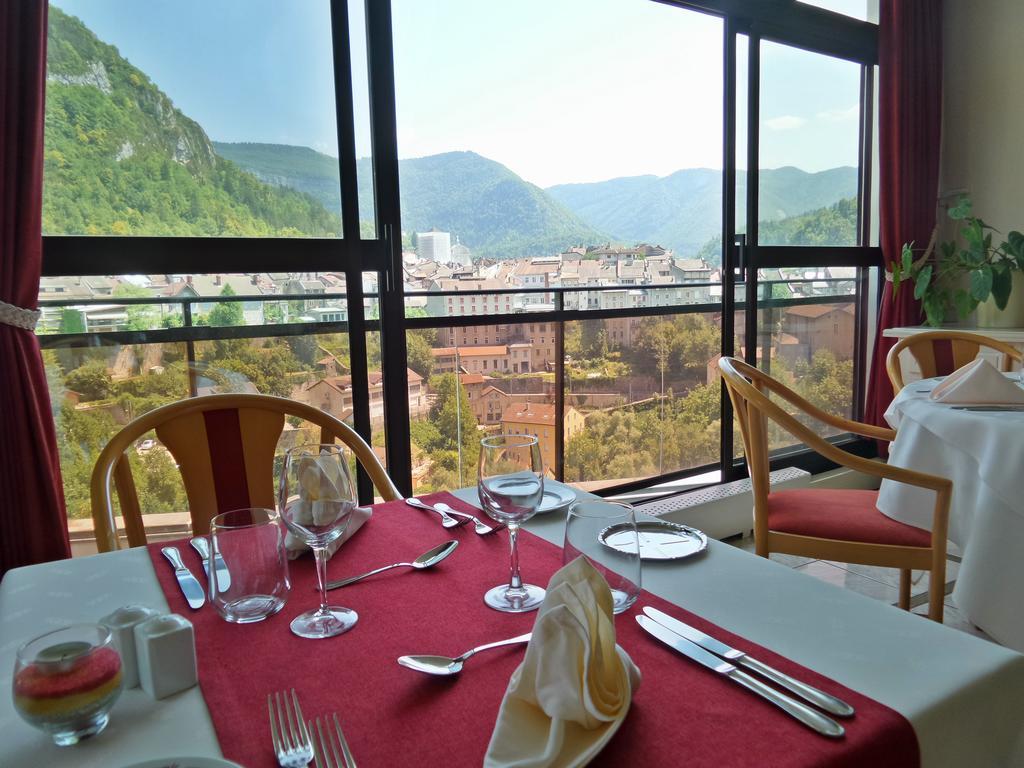 Jura Hotel Restaurant Le Panoramic Сен-Клод Екстериор снимка