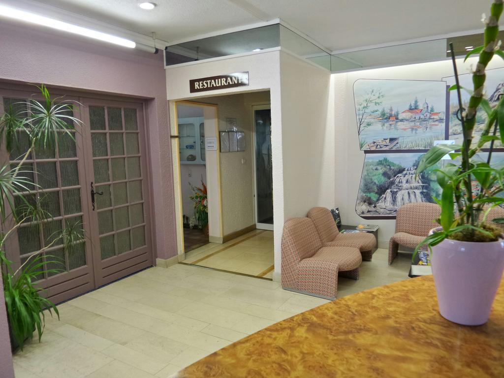 Jura Hotel Restaurant Le Panoramic Сен-Клод Екстериор снимка