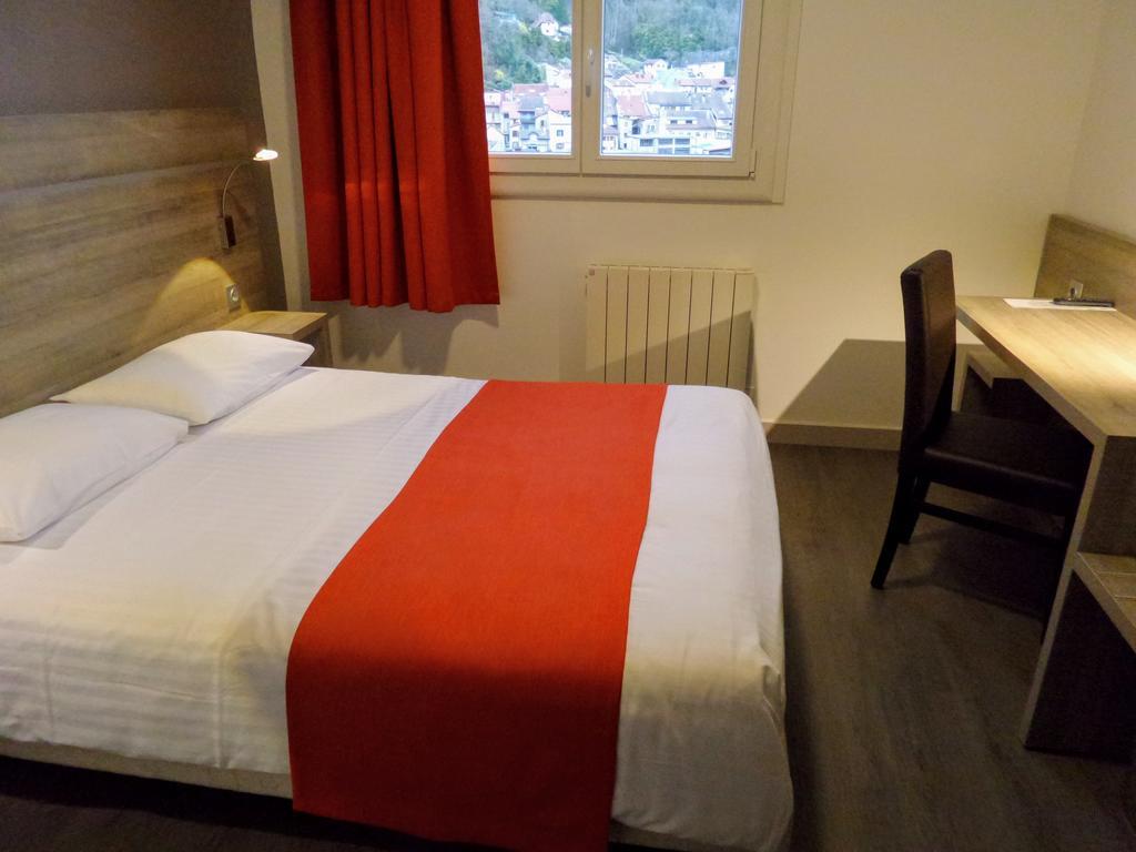 Jura Hotel Restaurant Le Panoramic Сен-Клод Екстериор снимка